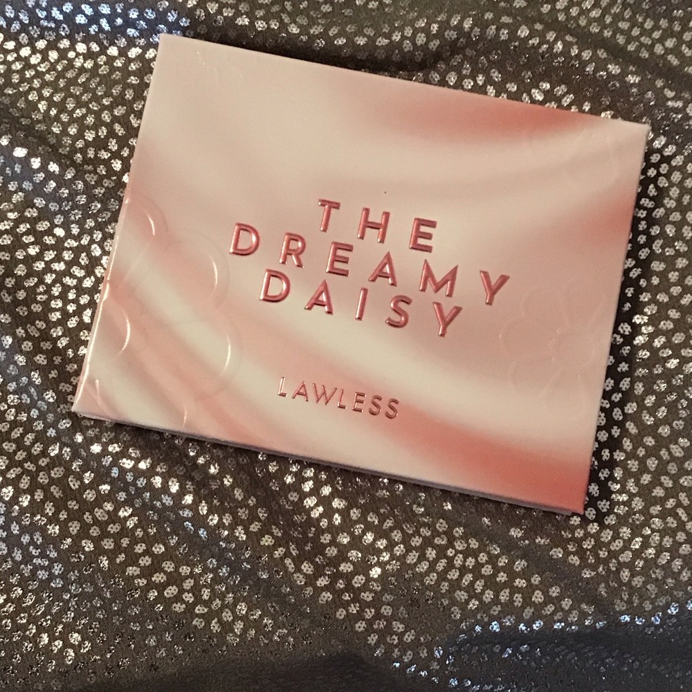 LAWLESS Dreamy Daisy eyeshadow palette NIB - Picture 2 of 3